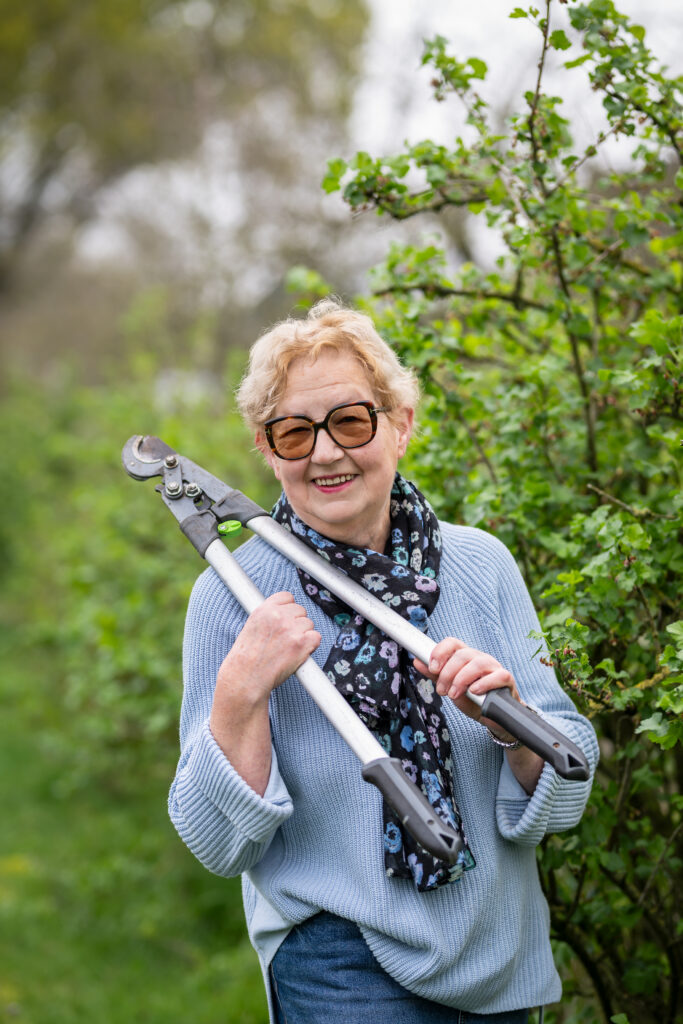 Betsie van Betsie's Hof met schar, Foto: Tom van Limpt