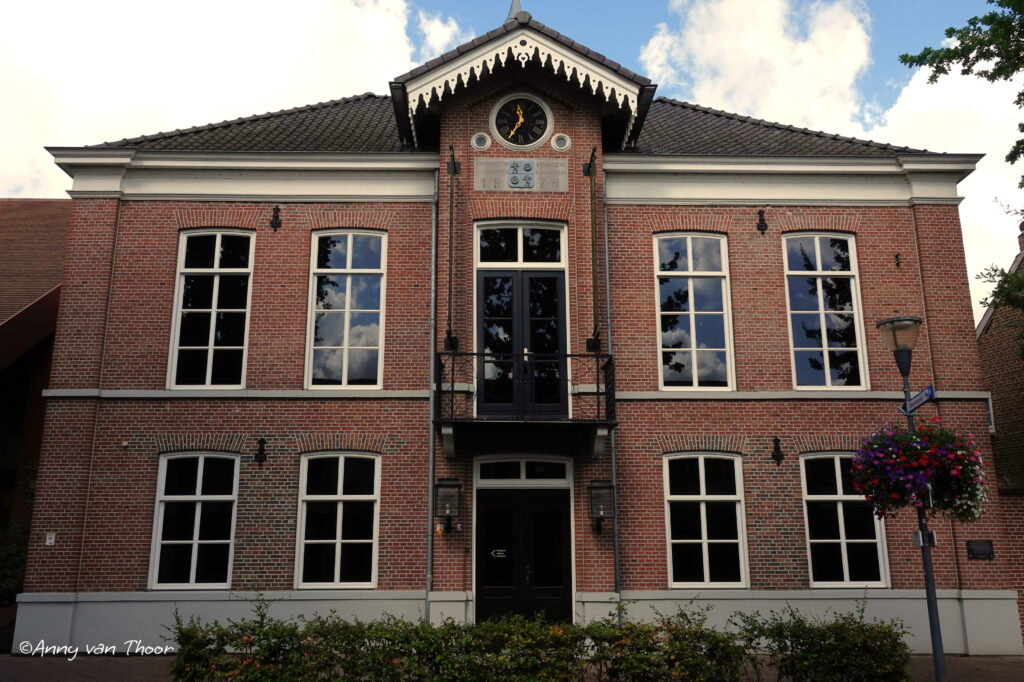 educatieve wandeling met gids van het Van Gogh Village museum, Zuid&Zo, foto: Anny van Thor