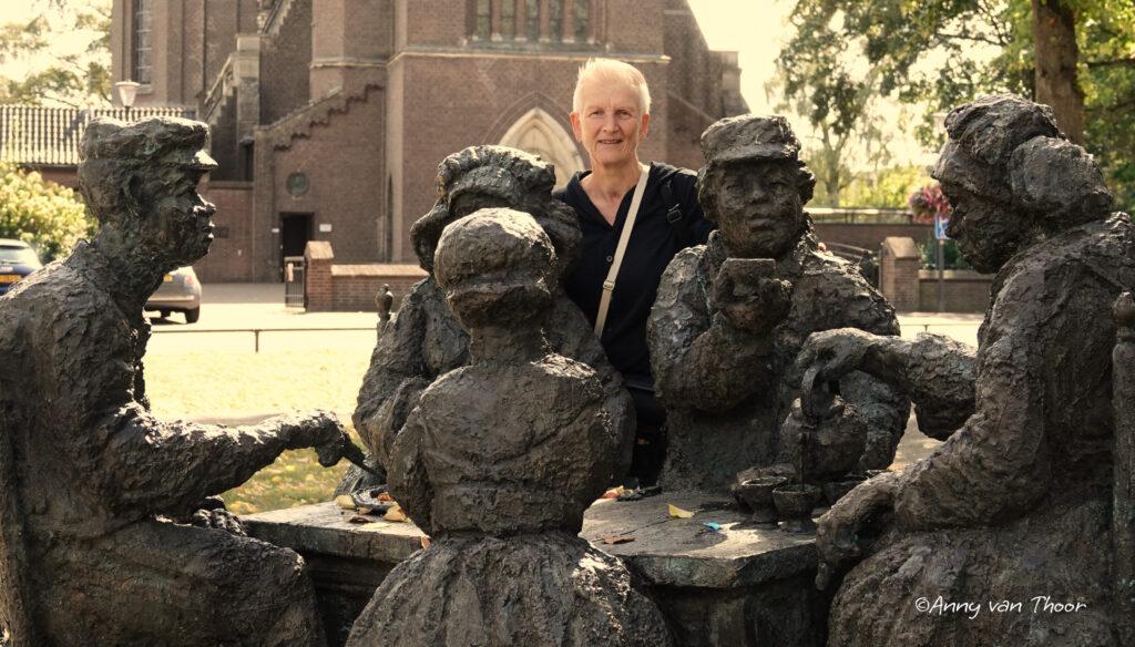 educatieve wandeling met gids van het Van Gogh Village museum, Zuid&Zo, foto: Anny van Thor